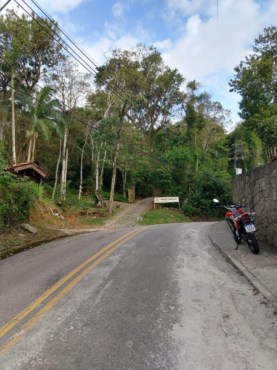 Hotel Camping Flamboyant Ilhabela Esterno foto